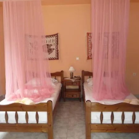 Laura House Alikes