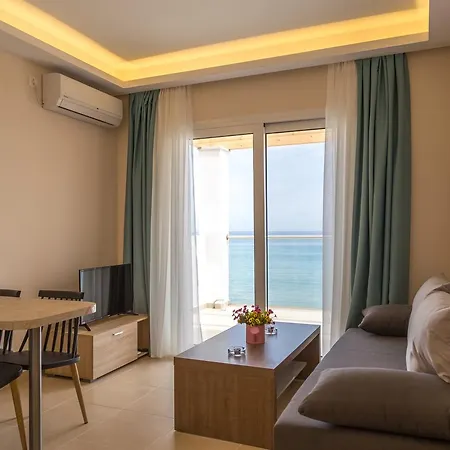 Laura House * Alykes (Zakynthos)