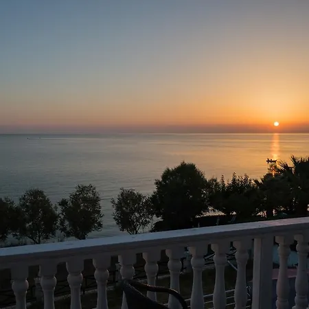 Laura House * Alykes (Zakynthos)