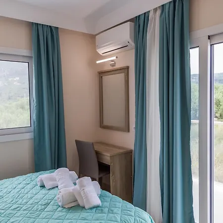 Laura House * Alykes (Zakynthos)